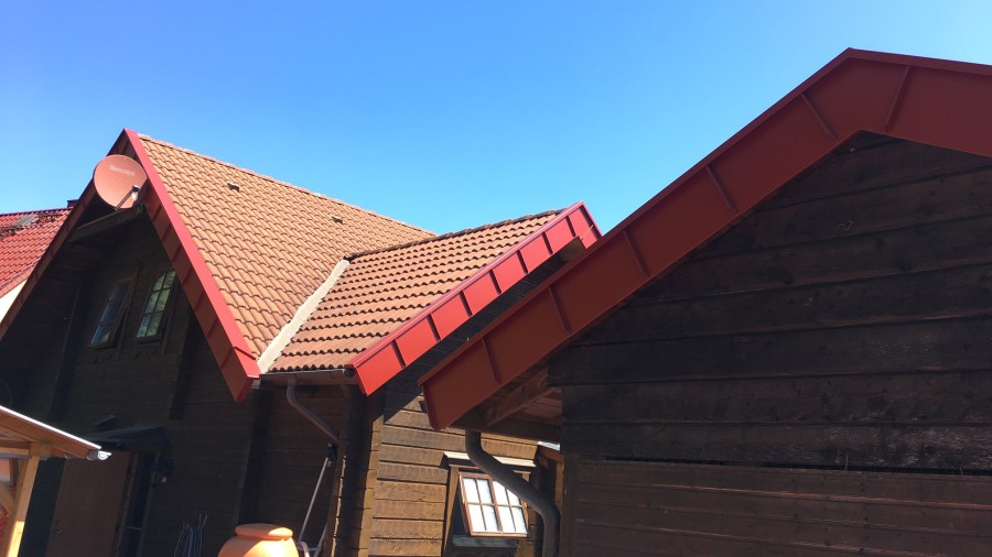 Ortgangverkleidung mit Stehfalz